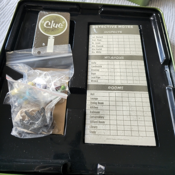 Clue boardgame - Picture 2 of 4